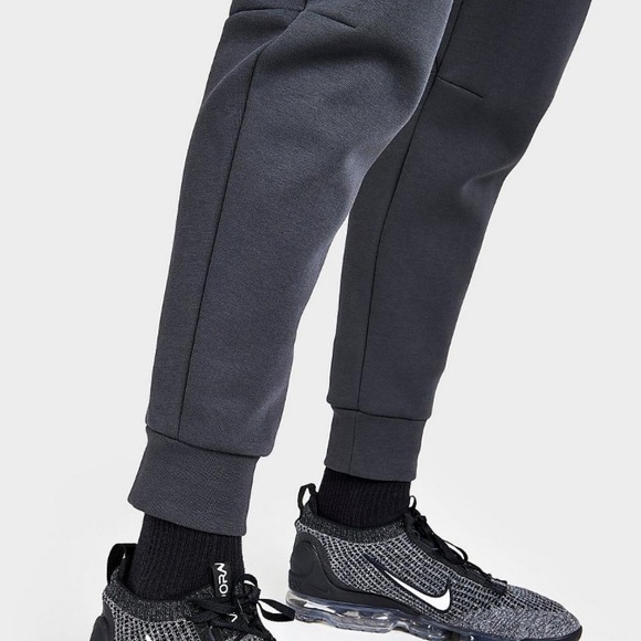 Nike Sportswear Tech Fleece 2-piece Hoodie/Joggers - Smoke grey/metallic gold - Picture 12 of 14